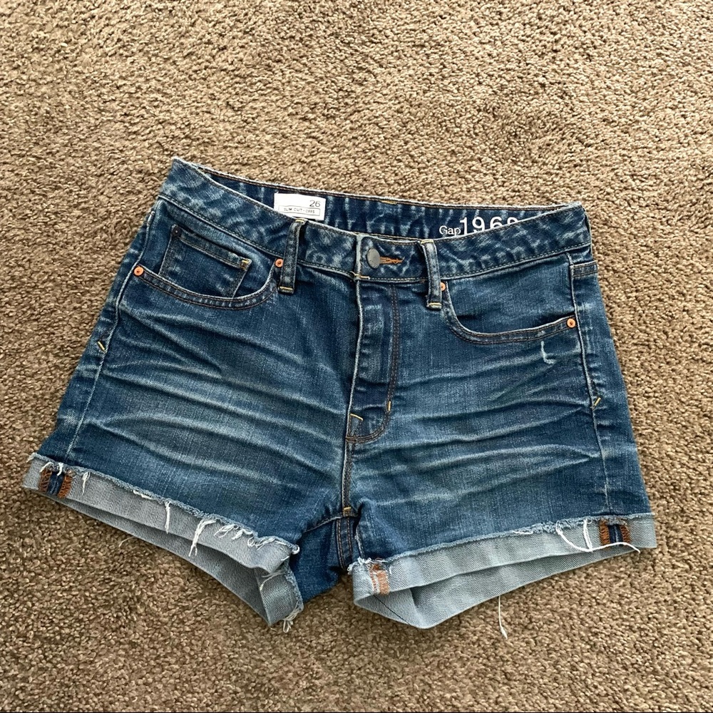 Gap Denim Mid-Rise Women’s Short Size 26